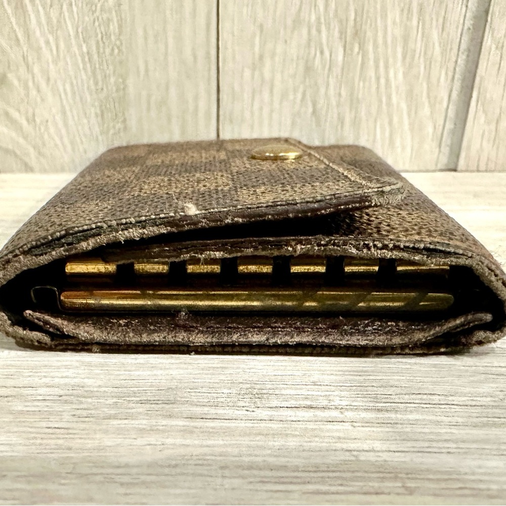 Louis Vuitton Damien Ebene Key Holder - Picture 4 of 11